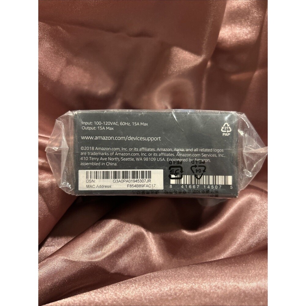 Amazon Smart Plug - White. New In Box - Picture 3 of 3